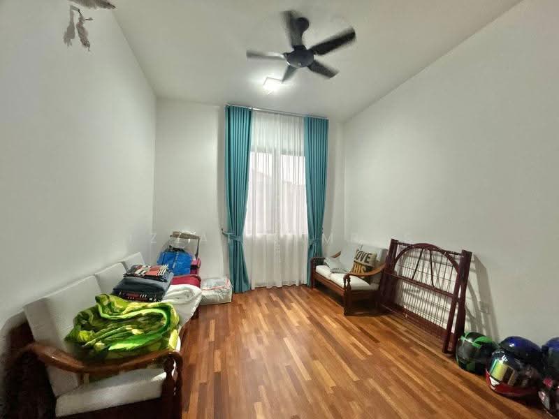 Semi-Detached House for Sale in Taman Tasik Semenyih (Semenyih) - Izzat Zamros - Living Room - PropertyGuru.com.my
