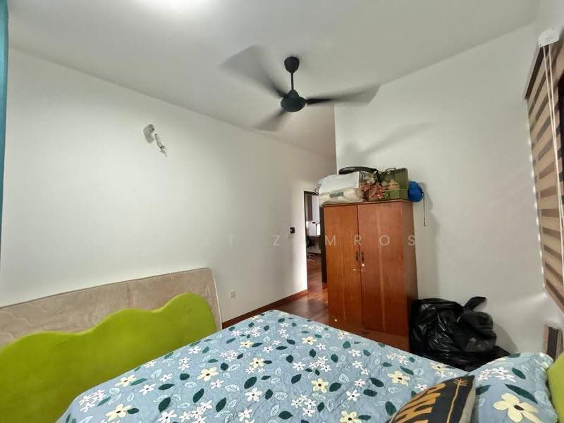 Semi-Detached House for Sale in Taman Tasik Semenyih (Semenyih) - Izzat Zamros - Bedroom - PropertyGuru.com.my