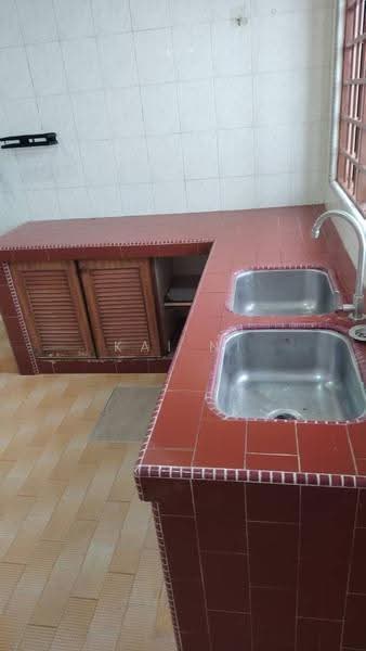 Rumah Teres 1-Tingkat untuk Disewa di Taman Pelangi (Johor Bahru) - Kai Ni - Kitchen - PropertyGuru.com.my