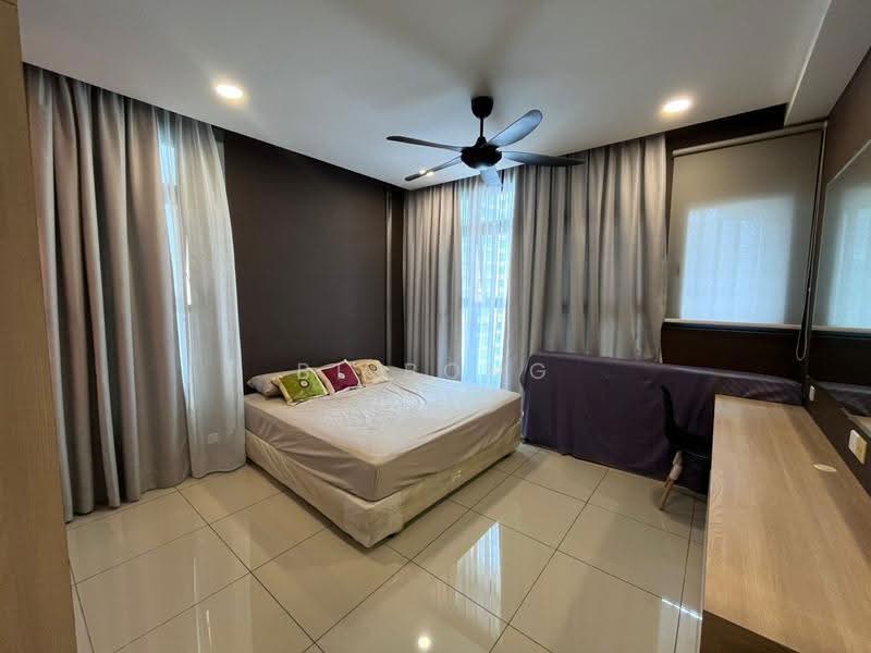 Kediaman Servis untuk Dijual di Atlantis Residences (Pangsapuri Atlantis Kota Syahbandar) - BL Bong - Bedroom - PropertyGuru.com.my