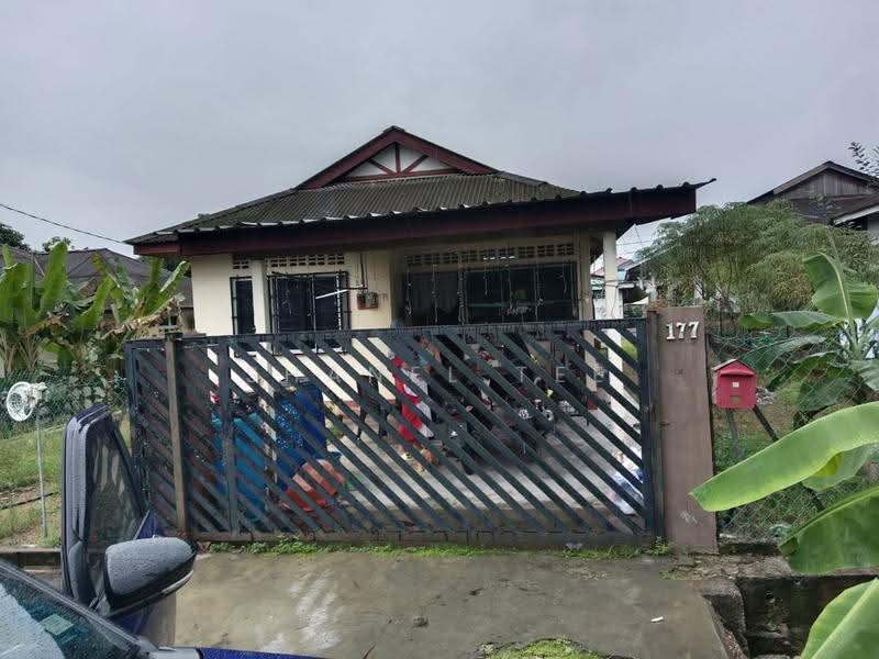 Bungalow House for Sale in Taman Sri Lambak (Kluang) - Shanel Tee - Exterior - PropertyGuru.com.my