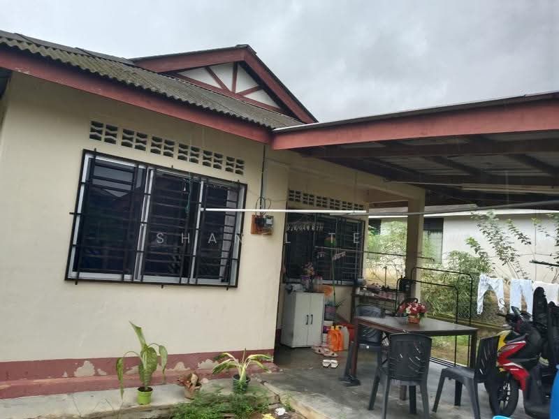 Bungalow House for Sale in Taman Sri Lambak (Kluang) - Shanel Tee - Exterior - PropertyGuru.com.my
