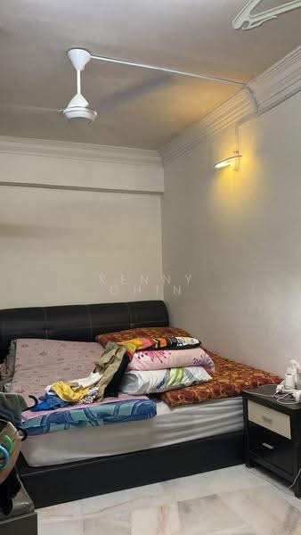Kondominium untuk Dijual di Bukit Pandan Kondominium 1 - Kenny Chin - Bedroom - PropertyGuru.com.my