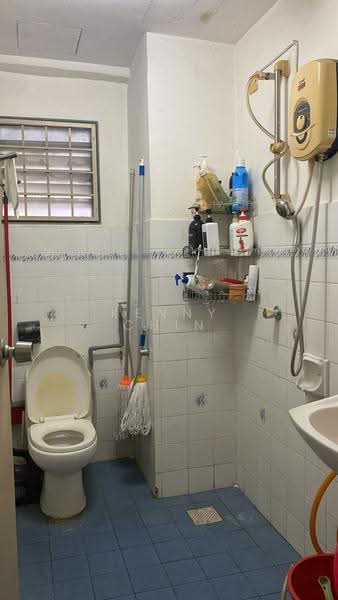 Kondominium untuk Dijual di Bukit Pandan Kondominium 1 - Kenny Chin - Bathroom - PropertyGuru.com.my