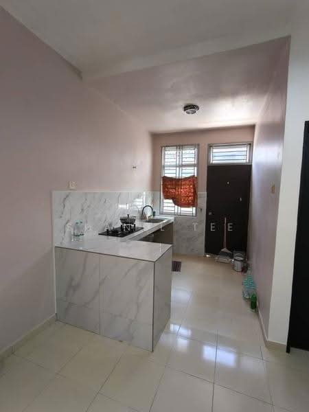 1-storey Terraced House for Sale in Kluang (Johor) - Shanel Tee - Kitchen - PropertyGuru.com.my