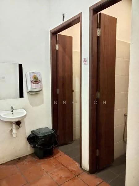Kedai untuk Disewa di George Town (Penang) - Yvonne Loh - Bathroom - PropertyGuru.com.my