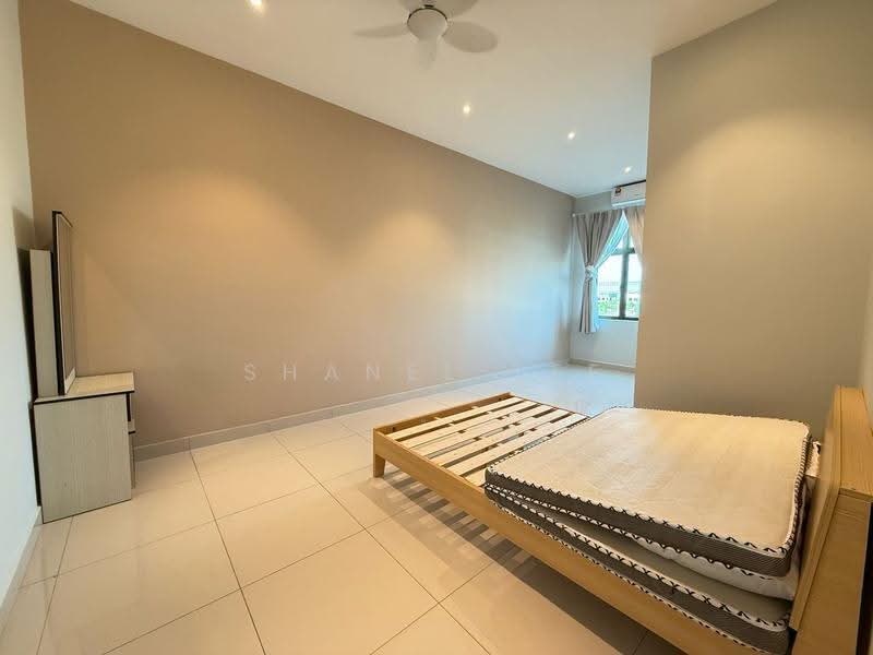 2-storey Terraced House for Sale in Taman Tasik Indah (Kluang) - Shanel Tee - Bedroom - PropertyGuru.com.my