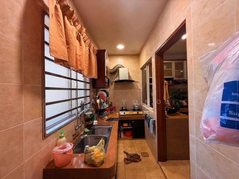 3-storey Terraced House for Sale in Laman Rimbunan (Kepong) - Sean Yong - Kitchen - PropertyGuru.com.my