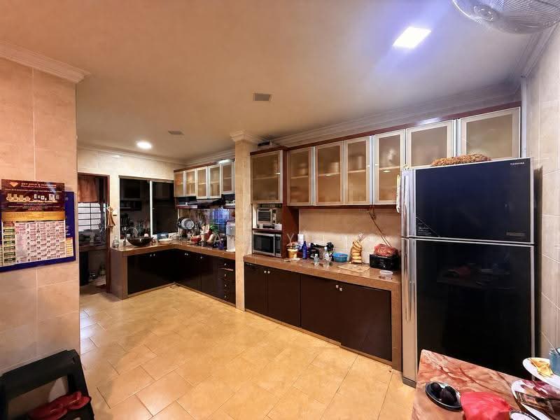 3-storey Terraced House for Sale in Laman Rimbunan (Kepong) - Sean Yong - Kitchen - PropertyGuru.com.my