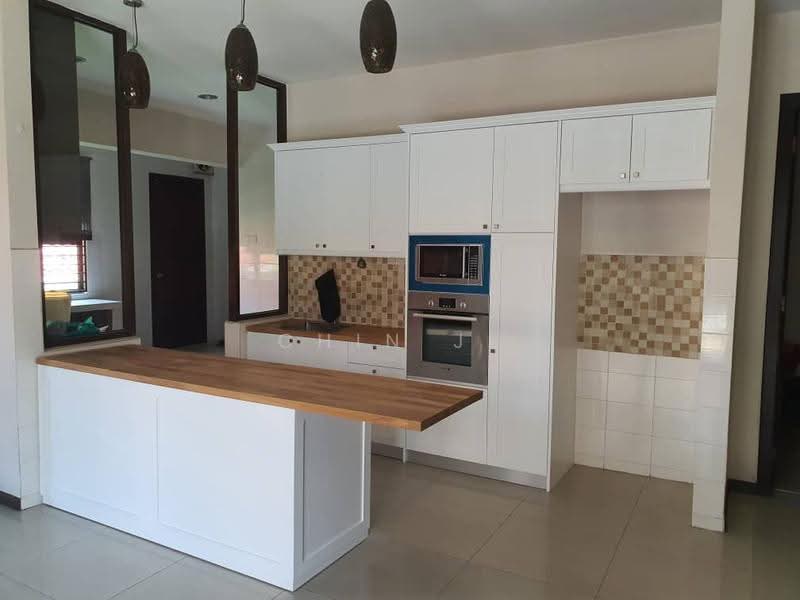 Rumah Berkembar untuk Dijual di Bukit Rahman Putra (Sungai Buloh) - Chin JL - Kitchen - PropertyGuru.com.my
