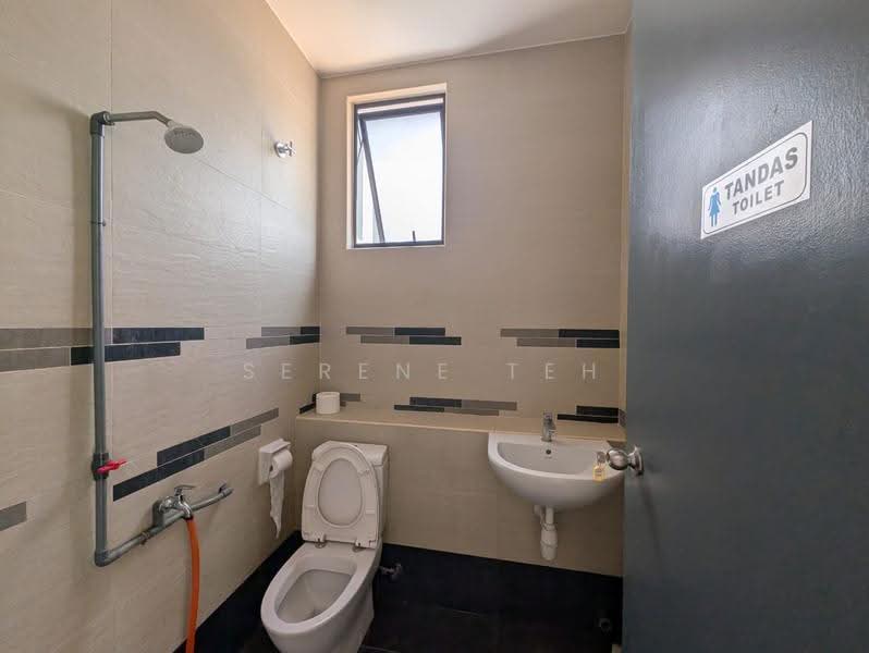 Cluster Factory for Rent in Eco Business Park 1 (Johor Bahru) - Serene Teh - Bathroom - PropertyGuru.com.my
