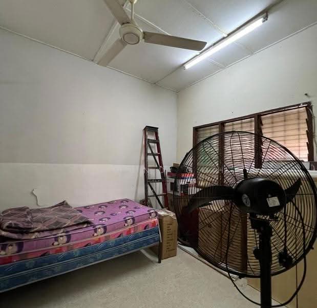 Rumah Teres 1-Tingkat untuk Dijual di Seksyen 8 (Petaling Jaya) - Edmund Goh - Bedroom - PropertyGuru.com.my