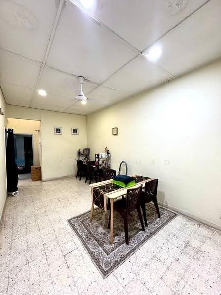 Rumah Teres 1-Tingkat untuk Dijual di Ampang Jaya (Ampang) - Riza Ahmad - Living Room - PropertyGuru.com.my