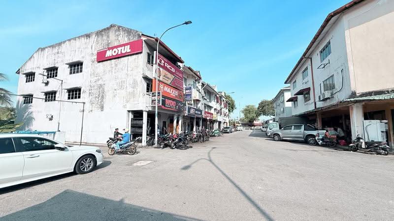 Shop for Sale in Taman Seri Subang (Sunway) - Dlynie Ooi - Exterior - PropertyGuru.com.my