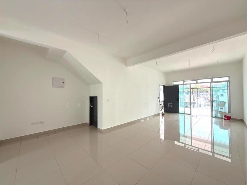 Rumah Teres 2-Tingkat untuk Dijual di Bandar Dato Onn (Tebrau) - Sandry Ong - Living Room - PropertyGuru.com.my