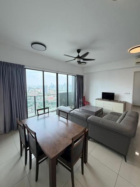 Kediaman Servis untuk Disewa di Sinaran - Jonathan Yeoh - Living Room - PropertyGuru.com.my