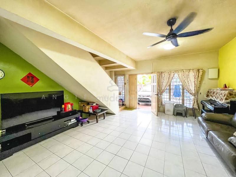 2-storey Terraced House for Sale in Bandar Mahkota Cheras (Cheras) - Angie Wong Poh Choo - Living Room - PropertyGuru.com.my
