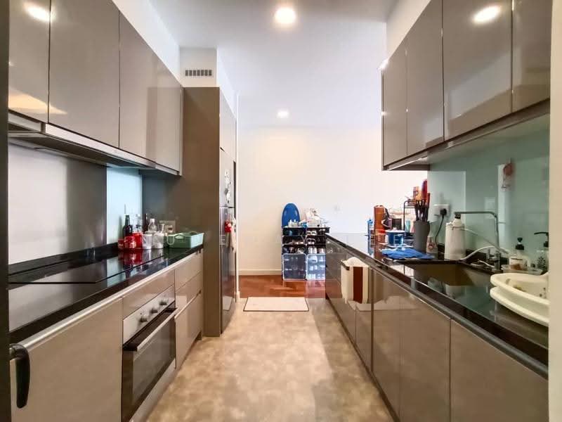Kediaman Servis untuk Dijual di Residency V - Juneway Lee - Kitchen - PropertyGuru.com.my