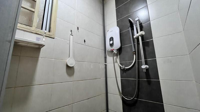 Kediaman Servis untuk Dijual di Mesahill - Siew . - Bathroom - PropertyGuru.com.my