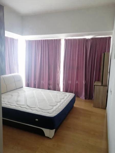 Kondominium untuk Disewa di Royal Strand @ Country Garden Danga Bay - Wong Shau Wei - Bedroom - PropertyGuru.com.my