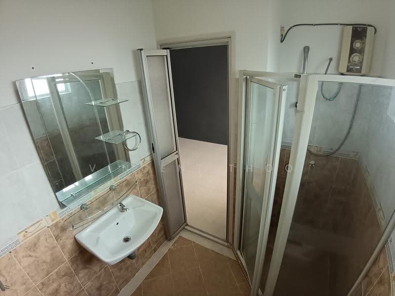 Kondominium untuk Dijual di Sky Home, Tambun - Vincent Thoo - Bathroom - PropertyGuru.com.my