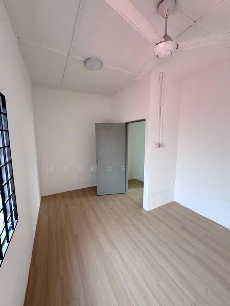 2-storey Terraced House for Sale in Taman Flora Jaya (Batu Pahat) - Marcus Tey - Interior - PropertyGuru.com.my
