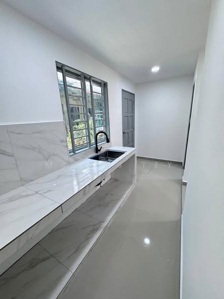 2-storey Terraced House for Sale in Taman Flora Jaya (Batu Pahat) - Marcus Tey - Kitchen - PropertyGuru.com.my