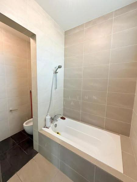 Semi-Detached House for Sale in Eco Botanic (Iskandar Puteri (Nusajaya)) - Roselynn - Bathroom - PropertyGuru.com.my
