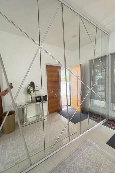 Bungalow House for Rent in Sunway Damansara (Kota Damansara) - Eugene Yap - Entrance - PropertyGuru.com.my
