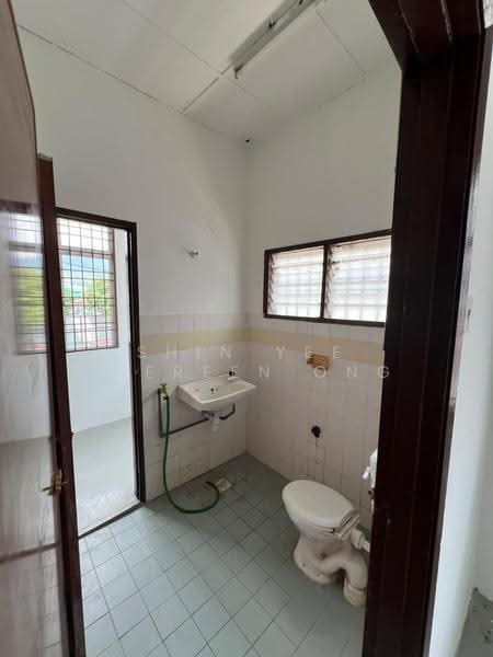 Rumah Teres 2-Tingkat untuk Dijual di Ampang (Selangor) - Shin Yee Shereen Ong - Bathroom - PropertyGuru.com.my