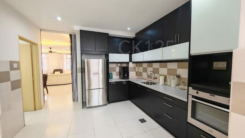 2-storey Terraced House for Sale in Setia Damai (Setia Alam) - Lucas Ng - Kitchen - PropertyGuru.com.my
