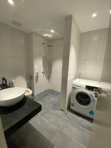 Kediaman Servis untuk Disewa di Chambers - Charles Tan - Bathroom - PropertyGuru.com.my