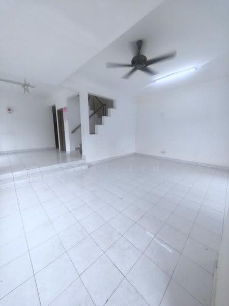 Rumah Teres 2-Tingkat untuk Dijual di Taman Mount Austin (Tebrau) - Karl Lim - Living Room - PropertyGuru.com.my