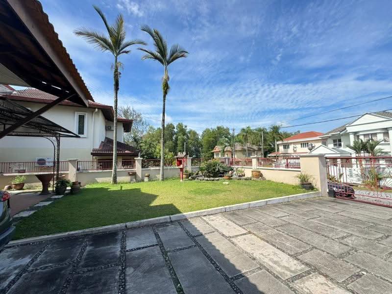 Bungalow House untuk Dijual di Taman Desa Country Homes (Rawang) - Evelyn Khoo - Car Porch - PropertyGuru.com.my