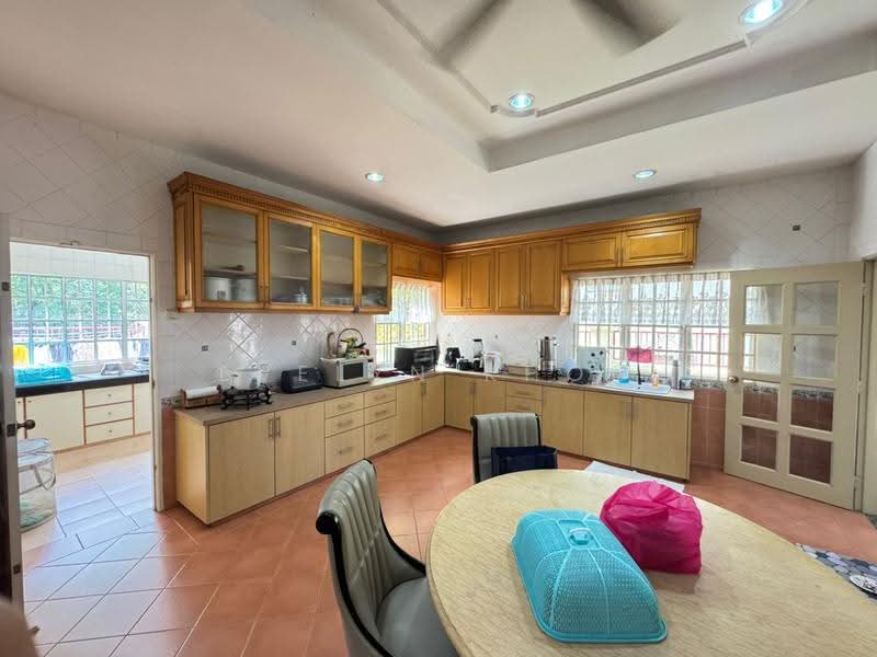Bungalow House untuk Dijual di Taman Desa Country Homes (Rawang) - Evelyn Khoo - Kitchen - PropertyGuru.com.my