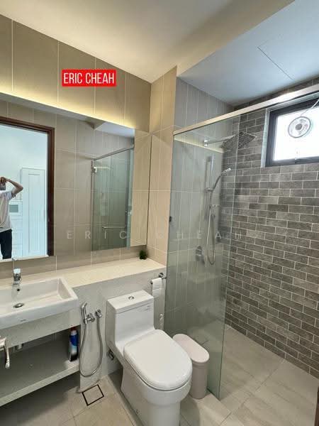 Condominium for Rent at Queens Residences Q1 @ Queens Waterfront - Eric Cheah - Bathroom - PropertyGuru.com.my