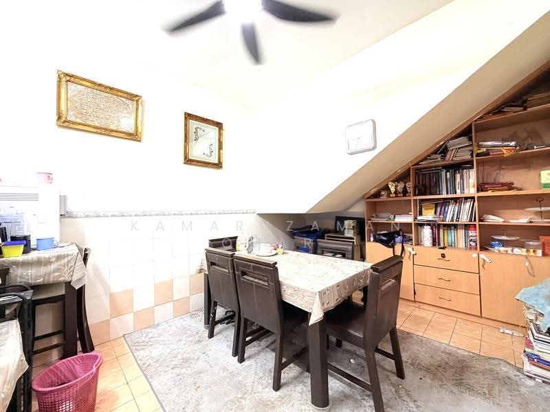 Rumah Teres 2-Tingkat untuk Dijual di Shah Alam (Selangor) - Kamaruzaman Omar - Dining Room - PropertyGuru.com.my