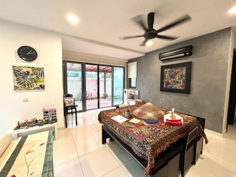 Rumah Berkembar untuk Dijual di Seksyen 6 (Bangi) - Imran Ismadi - Dining Room - PropertyGuru.com.my