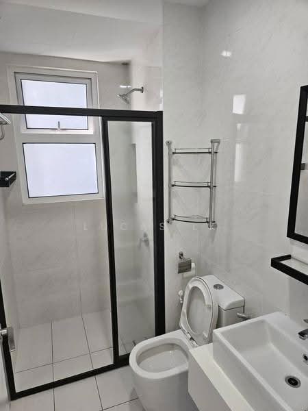 Kediaman Servis untuk Disewa di Eco Sky - Lucas Lk - Bathroom - PropertyGuru.com.my