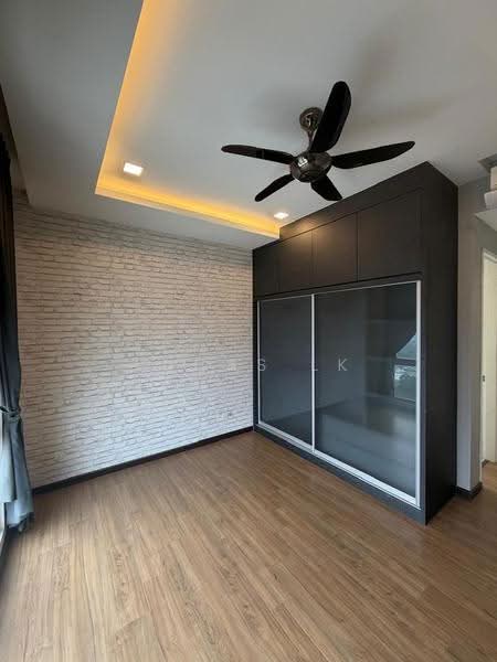 Kediaman Servis untuk Dijual di Eco Sky - Lucas Lk - Bedroom - PropertyGuru.com.my