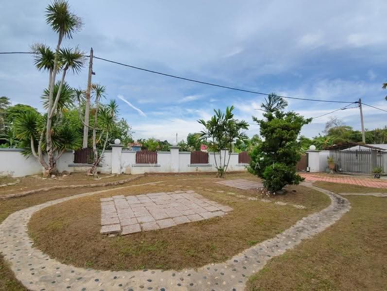 Bungalow House untuk Disewa di Taman Ara Permai (Batu Berendam) - Steven Chai - PropertyGuru.com.my