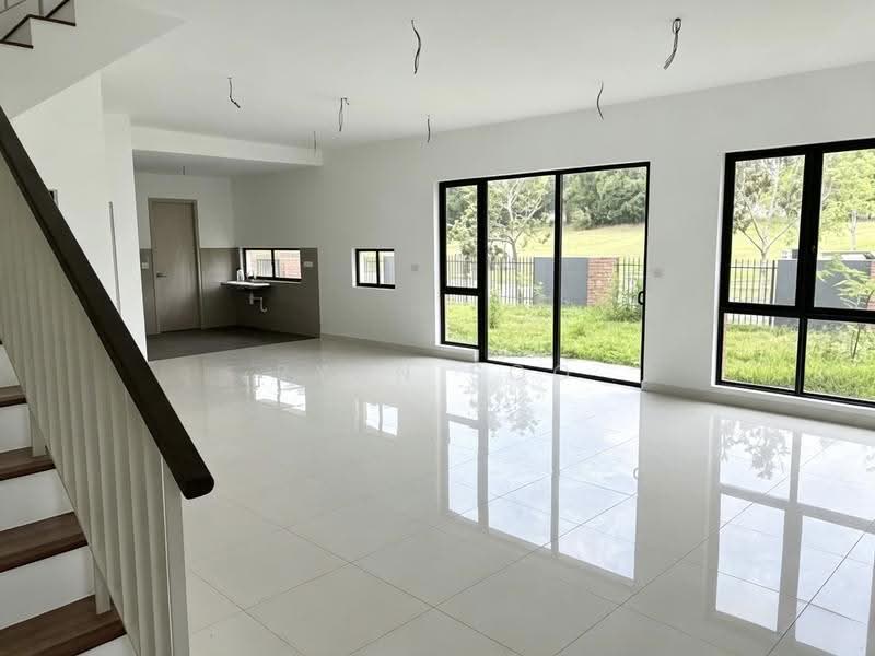 Rumah Teres untuk Dijual di Elmina (Shah Alam) - Ryan Soo - Living Room - PropertyGuru.com.my