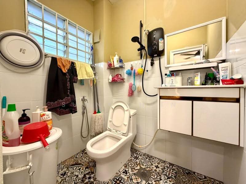 Rumah Teres untuk Dijual di Taman Sri Aman (Cheras) - Sunny Chien - Bathroom - PropertyGuru.com.my