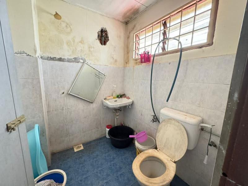 Rumah Teres 2-Tingkat untuk Dijual di Taman Bukit Rawang Jaya (Rawang) - Samson Lee - Bathroom - PropertyGuru.com.my