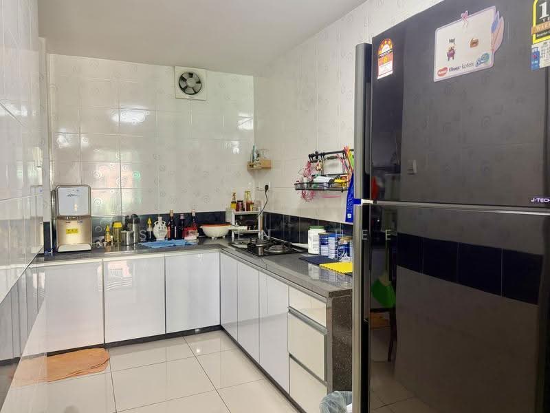 Condominium for Sale at The Oasis - Steven Chee - Kitchen - PropertyGuru.com.my