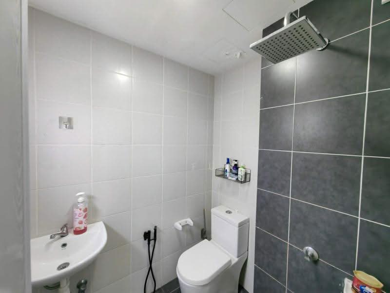 Apartment for Rent at D'Cerrum Apartment - Ken Fung - Bathroom - PropertyGuru.com.my