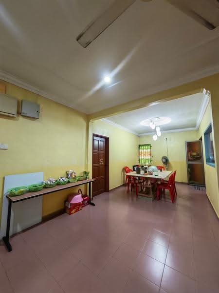 1-storey Terraced House for Sale in Taman Puteri Wangsa (Ulu Tiram) - Cyrus Yeap - Dining Room - PropertyGuru.com.my