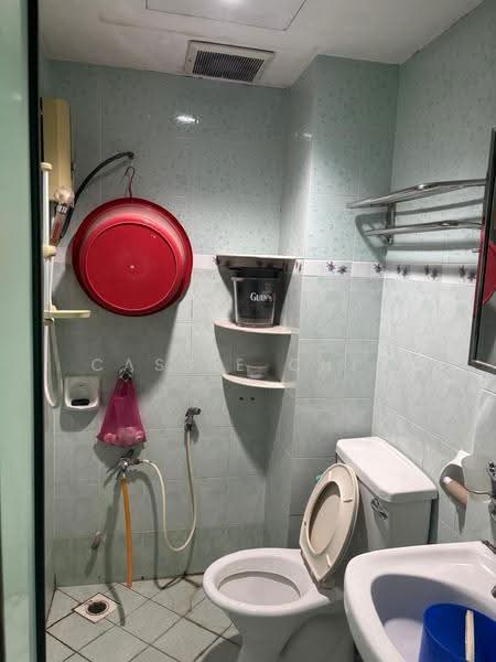 Apartment for Rent at Bayu Puteri 1 - Cassie Chin - Bathroom - PropertyGuru.com.my