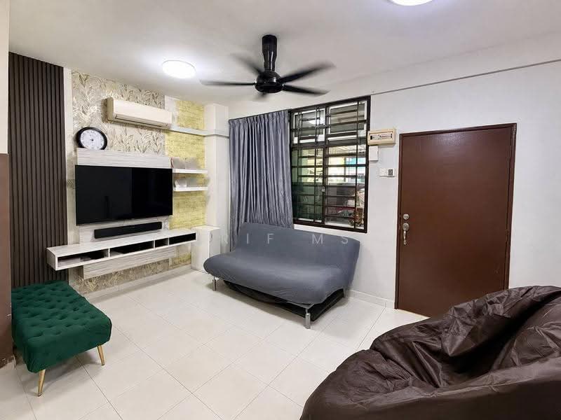 2.5-storey Terraced House for Sale in Taman Scientex Pasir Gudang (Pasir Gudang) - Arif MS - Living Room - PropertyGuru.com.my
