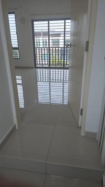 Rumah Teres 2.5-Tingkat untuk Disewa di Setia Alam (Selangor) - Adib Yusuf - Entrance - PropertyGuru.com.my